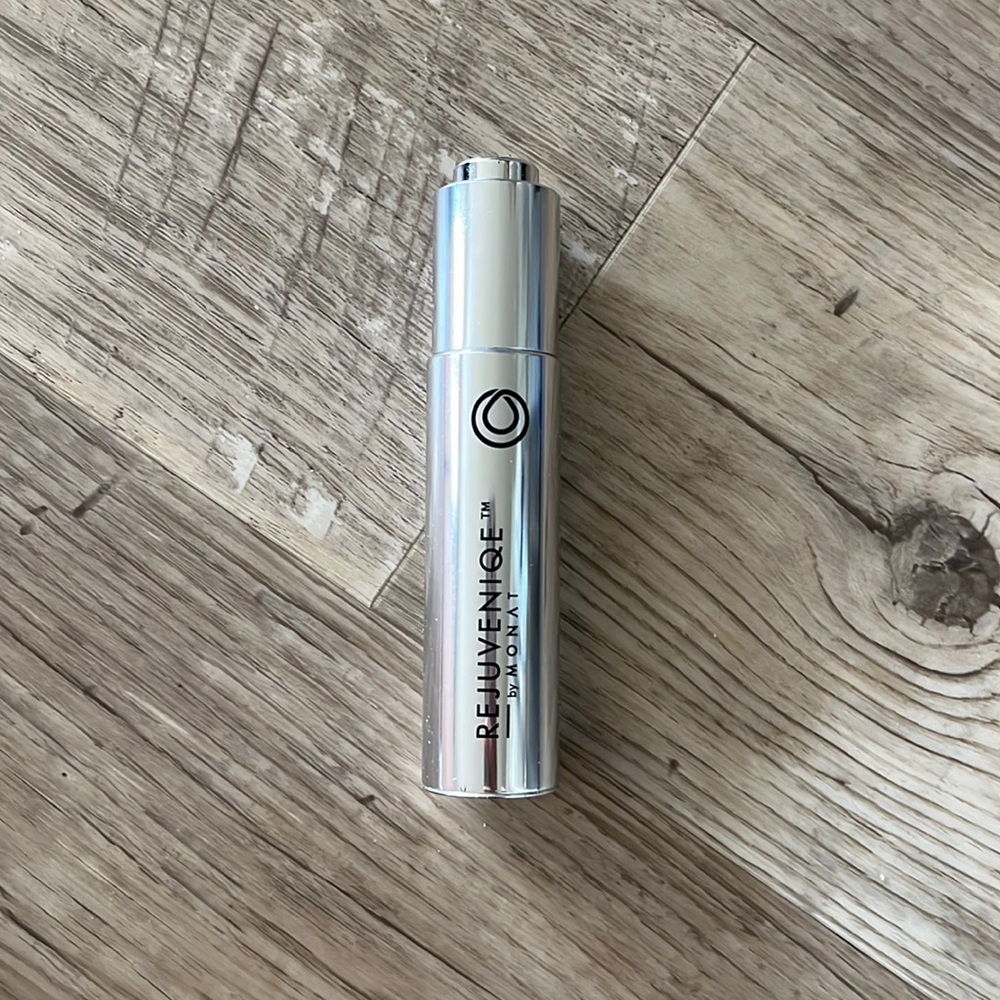 Monat Rejuveniqe oil intensive